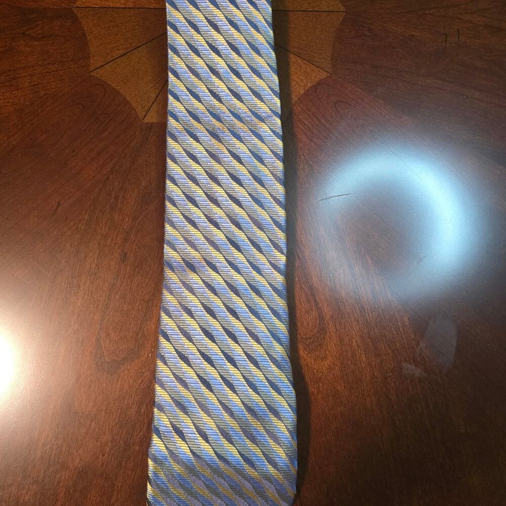 Jhane Barnes 100% silk tie